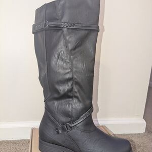 Black Women's Knee-High Boots